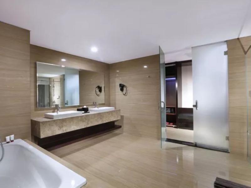 The Alana Hotel & Convention Center Solo By Aston Exterior foto