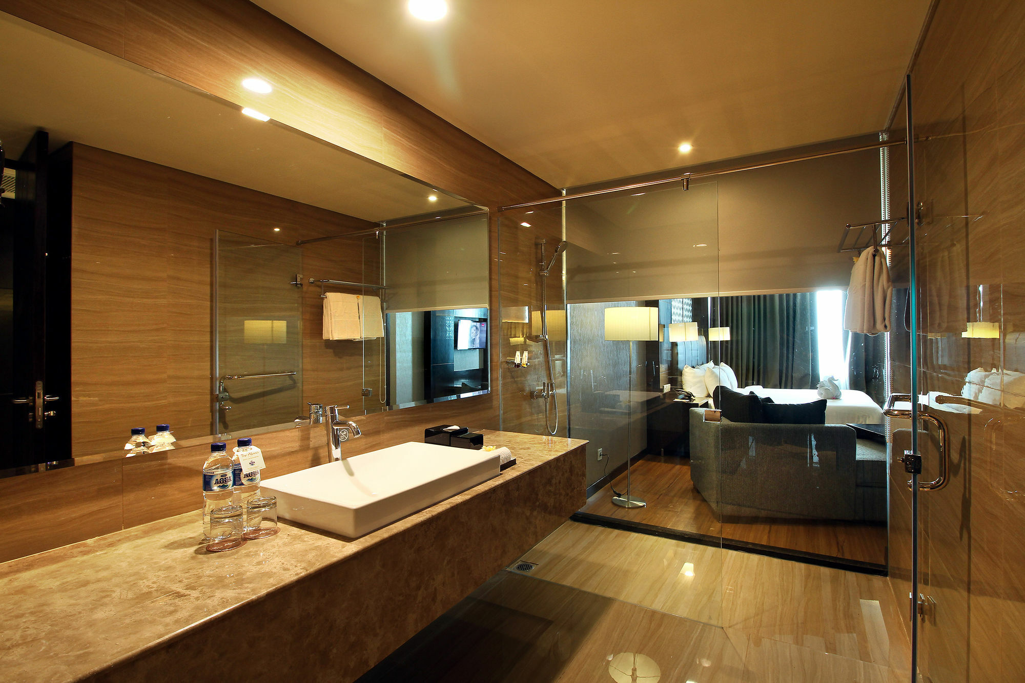 The Alana Hotel & Convention Center Solo By Aston Exterior foto