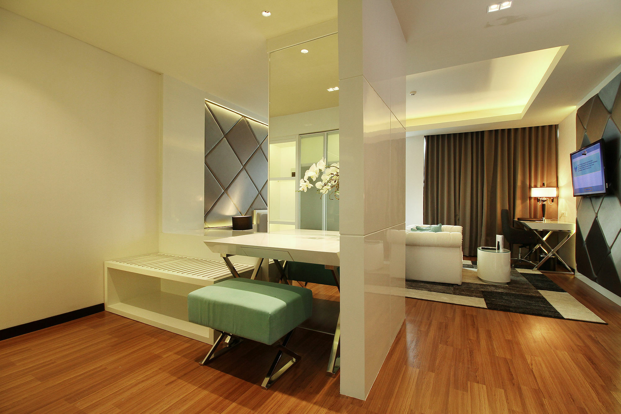 The Alana Hotel & Convention Center Solo By Aston Exterior foto